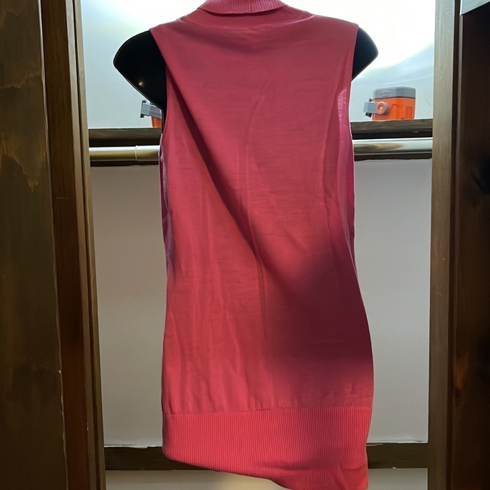 Cache sleeveless fitted sweater - Picture 2 of 5